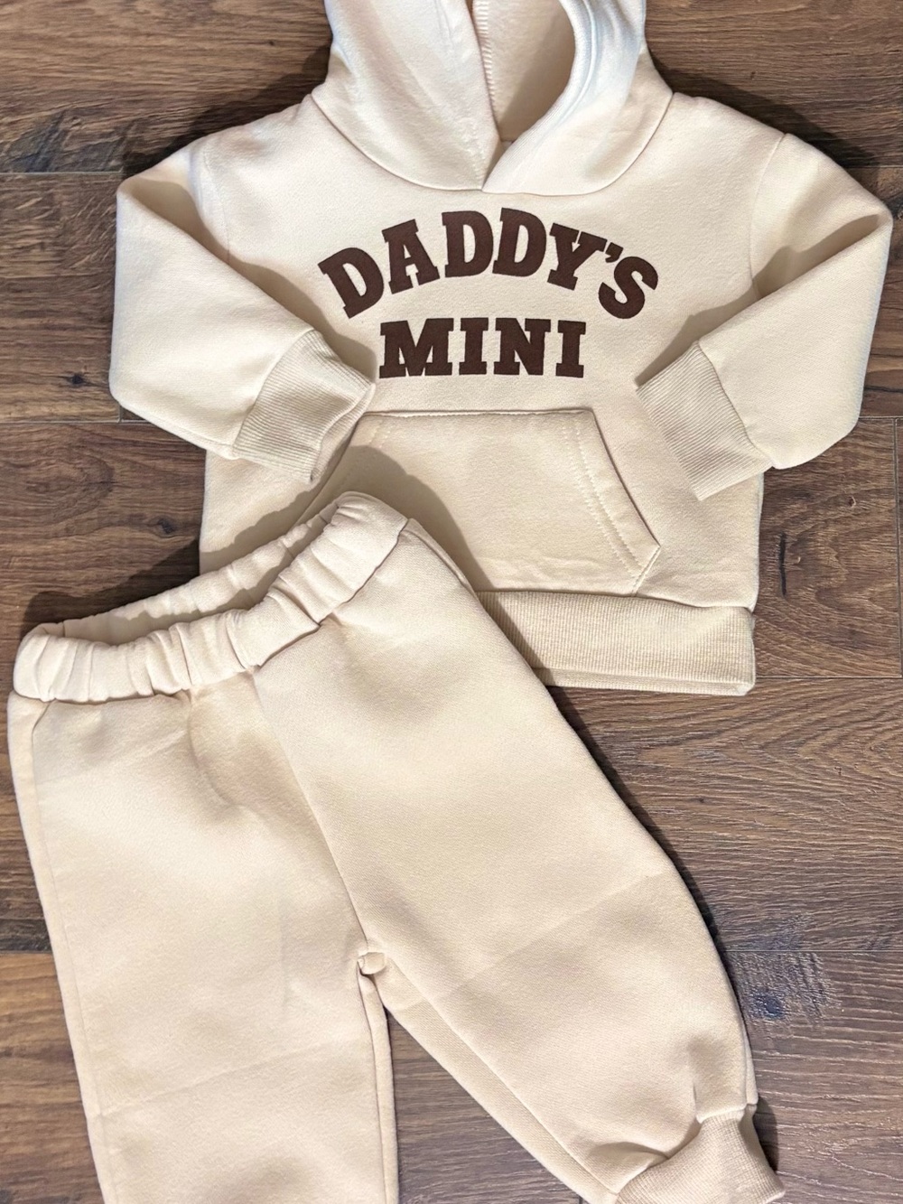 Amazon Cream Kids Hoodie & Jogger Set with Brown 'Daddy's Mini' Print